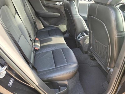 2023 Volvo XC40 Ultimate Dark Theme