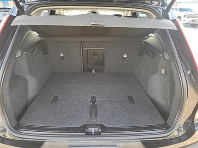 2023 Volvo XC40 Ultimate Dark Theme