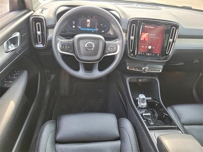 2023 Volvo XC40 Ultimate Dark Theme