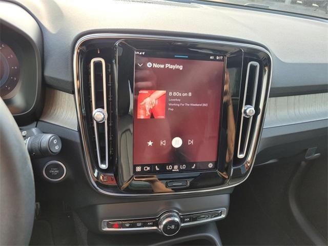 2023 Volvo XC40 Ultimate Dark Theme