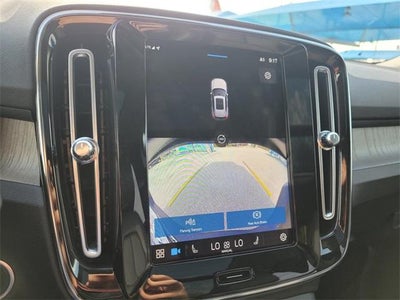 2023 Volvo XC40 Ultimate Dark Theme