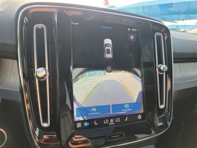 2023 Volvo XC40 Ultimate Dark Theme