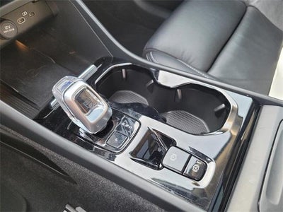 2023 Volvo XC40 Ultimate Dark Theme