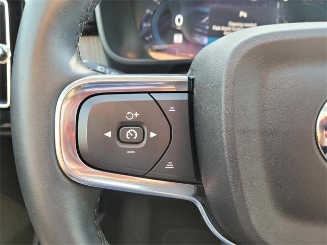 2023 Volvo XC40 Ultimate Dark Theme