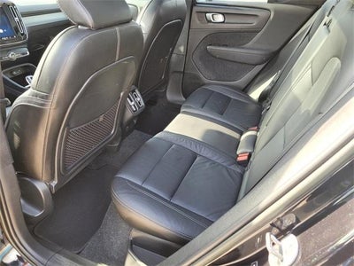 2023 Volvo XC40 Ultimate Dark Theme