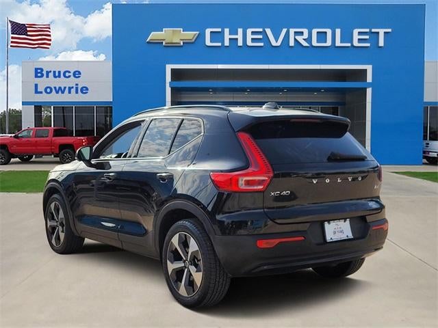 2023 Volvo XC40 Ultimate Dark Theme